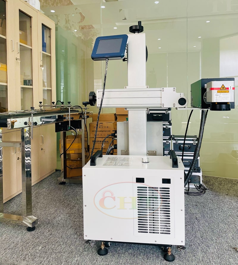 Bộ sản phẩm máy khắc laser phân phối bởi CHT