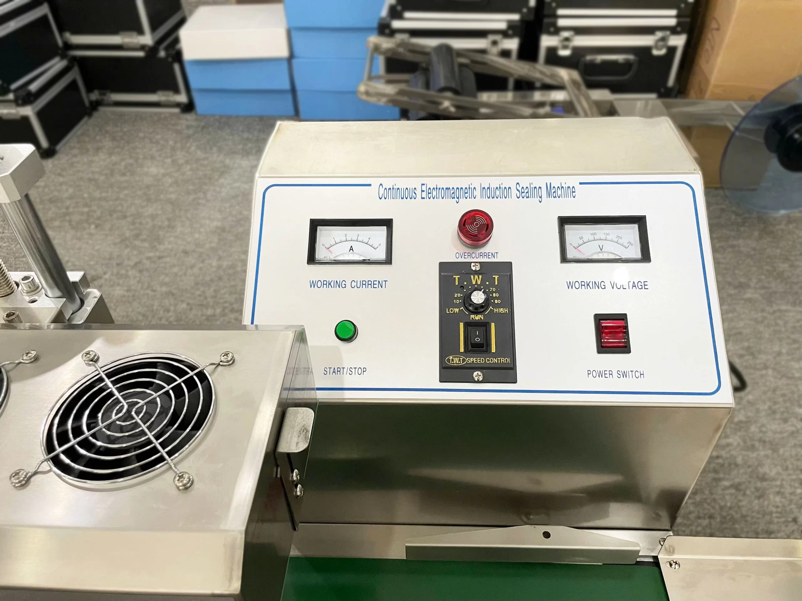 Ảnh bảng điều khiển của máy dán màng seal